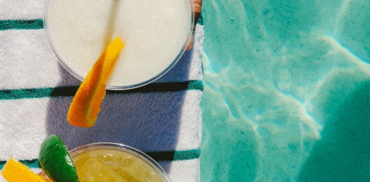cocktail-at-the-pool-2