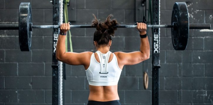 female-lifting-dumbells-2-2