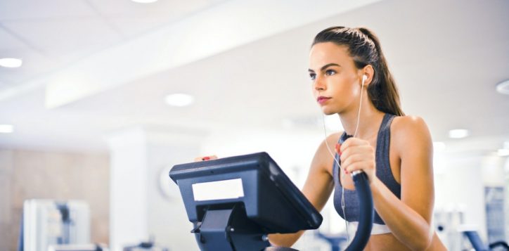 fitness_women-on-fitness-machine-2