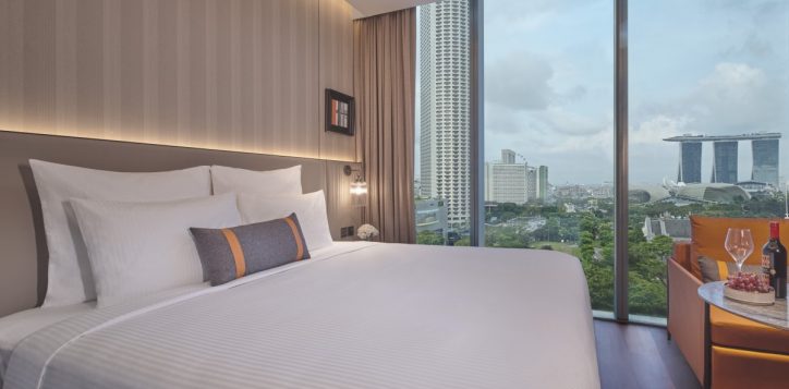pullman-singapore-hill-street_executive-room-with-bay-view-2-2