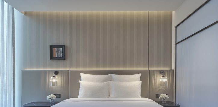 pullman-singapore-hill-street_king-bed-2