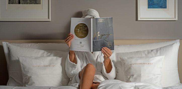 women-in-hotel-bed-reading-2