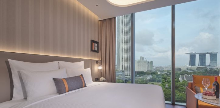 pullman-singapore-hill-street_executive-room-with-bay-view-3-2
