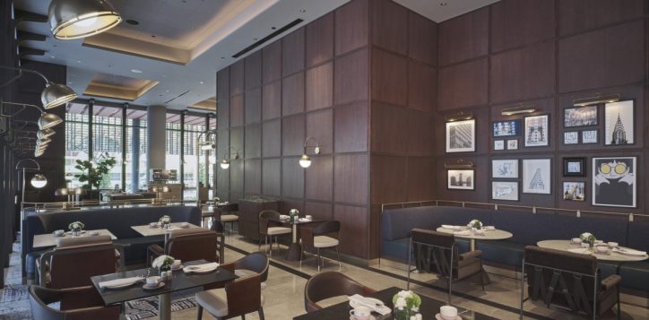 pullman-singapore-hill-street_madisons-seating-area_hr-2