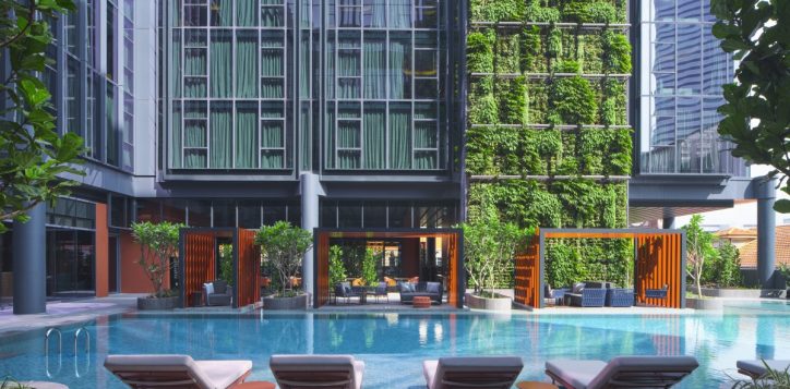 pullman-singapore-hill-street_swimming-pool-deck-1-2
