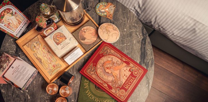 mucha-room-23-2-2