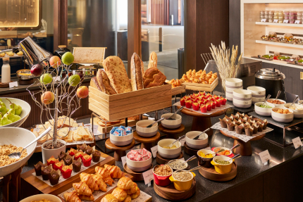pullman-singapore-hill-street_breakfast-spread_430-2