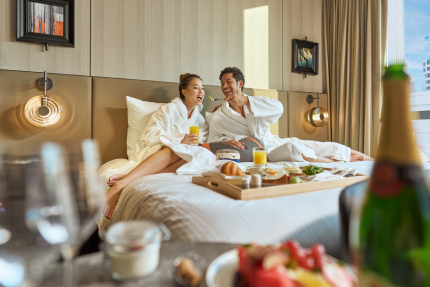 pullman-singapore-hill-street_lifestyle_breakfast-in-bed-2_430-2